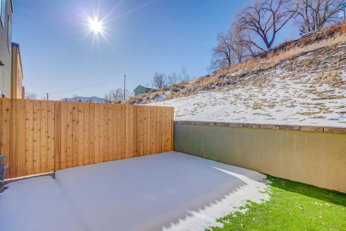 4Bd Home W Rooftop Patio Fire Pit & Mountain Views Colorado Springs Exteriör bild