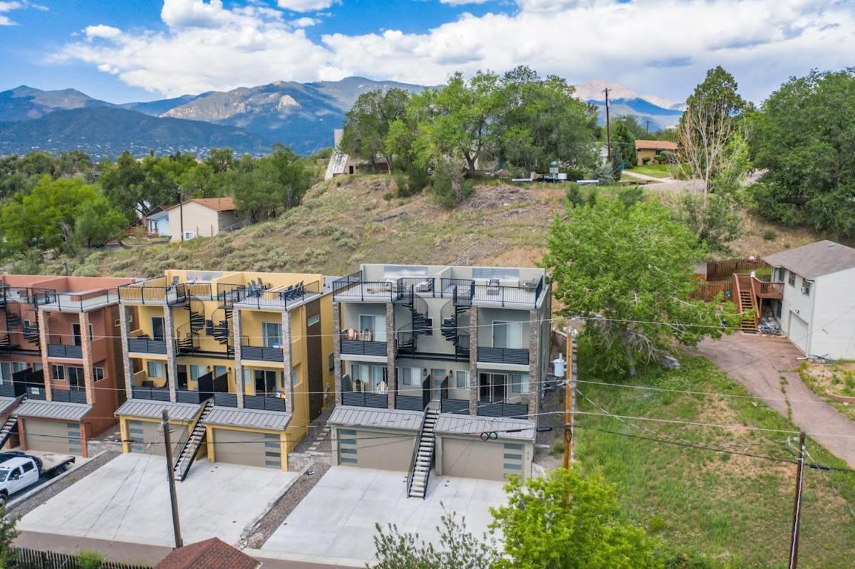 4Bd Home W Rooftop Patio Fire Pit & Mountain Views Colorado Springs Exteriör bild