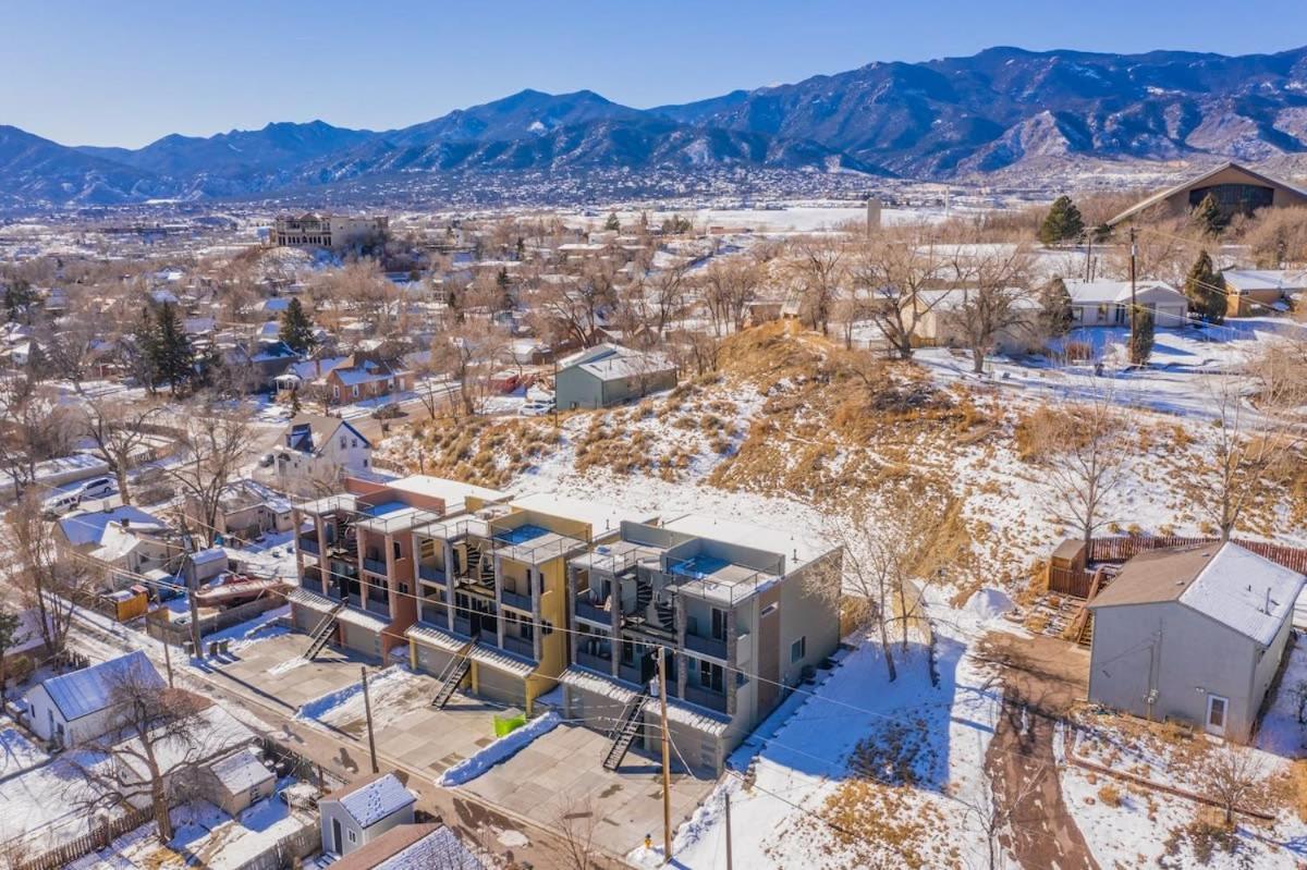 4Bd Home W Rooftop Patio Fire Pit & Mountain Views Colorado Springs Exteriör bild