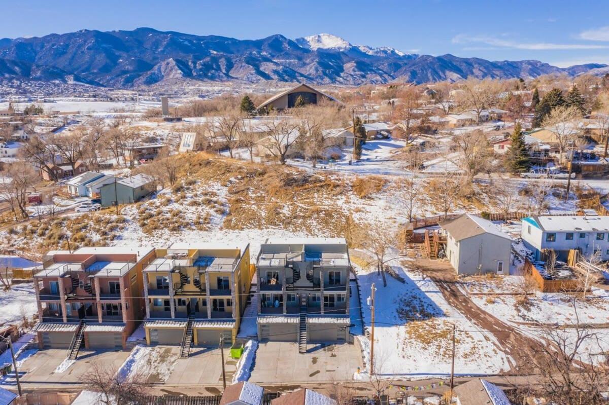 4Bd Home W Rooftop Patio Fire Pit & Mountain Views Colorado Springs Exteriör bild